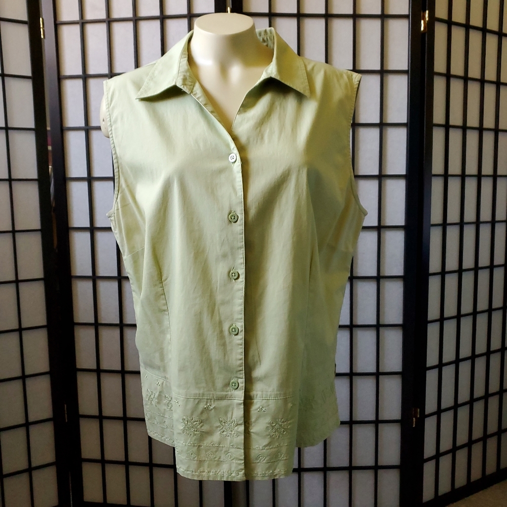 Croft & Barrow Sleeveless Light Green Embroidered Blouse Size XL
